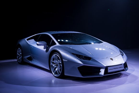 寺库豪车与兰博基尼Hurac&aacute;n LP 580-2联合首发-东方网-东方汽车-